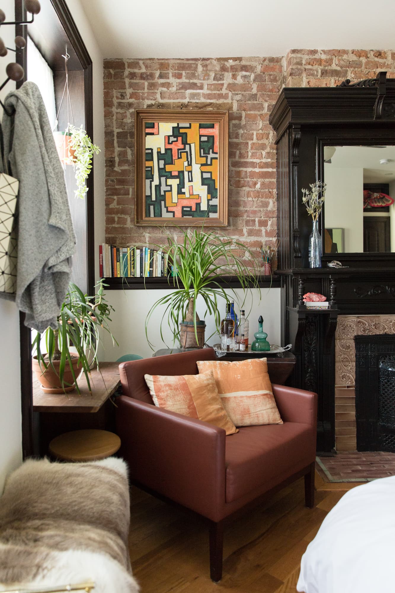 house-tour-a-280-square-foot-brooklyn-studio-apartment-apartment-therapy